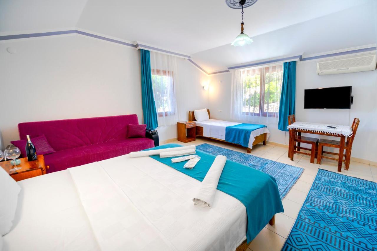 Flower Bed & Breakfast 2*
